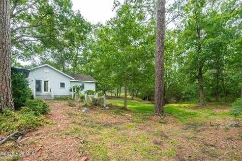 130 Holiday Lane Oriental NC 28571