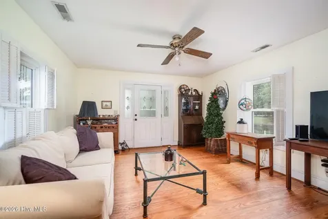 130 Holiday Lane Oriental NC 28571