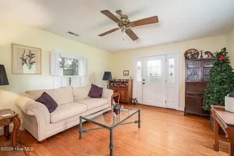 130 Holiday Lane Oriental NC 28571