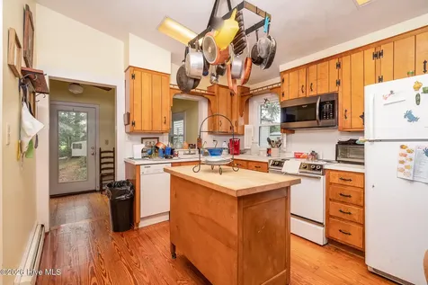 130 Holiday Lane Oriental NC 28571