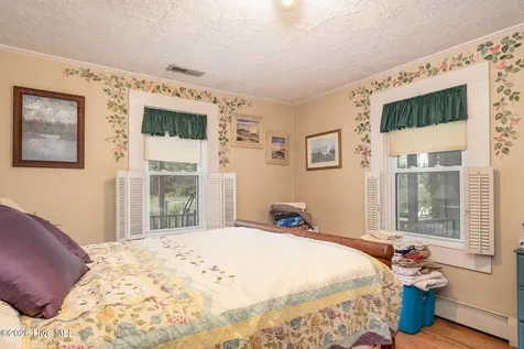 130 Holiday Lane Oriental NC 28571