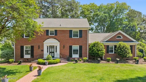 3325 North Walnut Street Farmville NC 27828