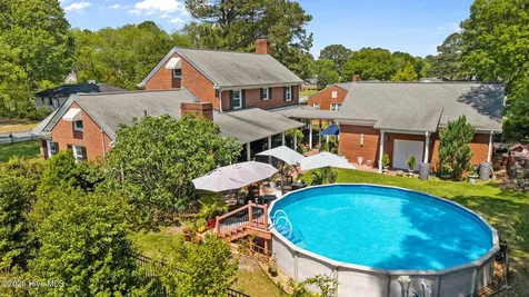 3325 North Walnut Street Farmville NC 27828