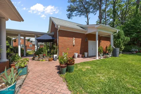 3325 North Walnut Street Farmville NC 27828