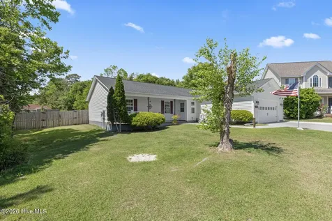 303 N Grazing Court Sneads Ferry NC 28460
