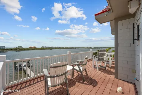 18 Sailview Drive North Topsail Beach NC 28460