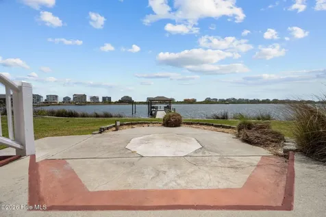 18 Sailview Drive North Topsail Beach NC 28460