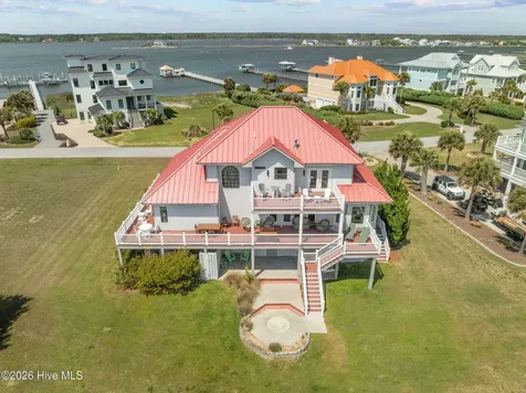 18 Sailview Drive North Topsail Beach NC 28460