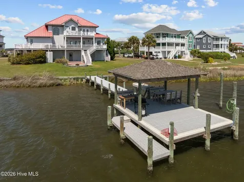 18 Sailview Drive North Topsail Beach NC 28460