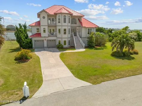 18 Sailview Drive North Topsail Beach NC 28460