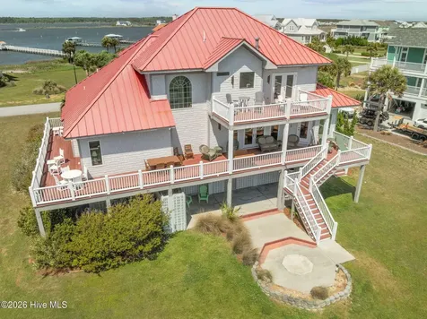 18 Sailview Drive North Topsail Beach NC 28460