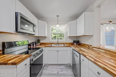 302 Fleetwood Street Havelock NC 28532
