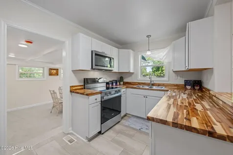 302 Fleetwood Street Havelock NC 28532