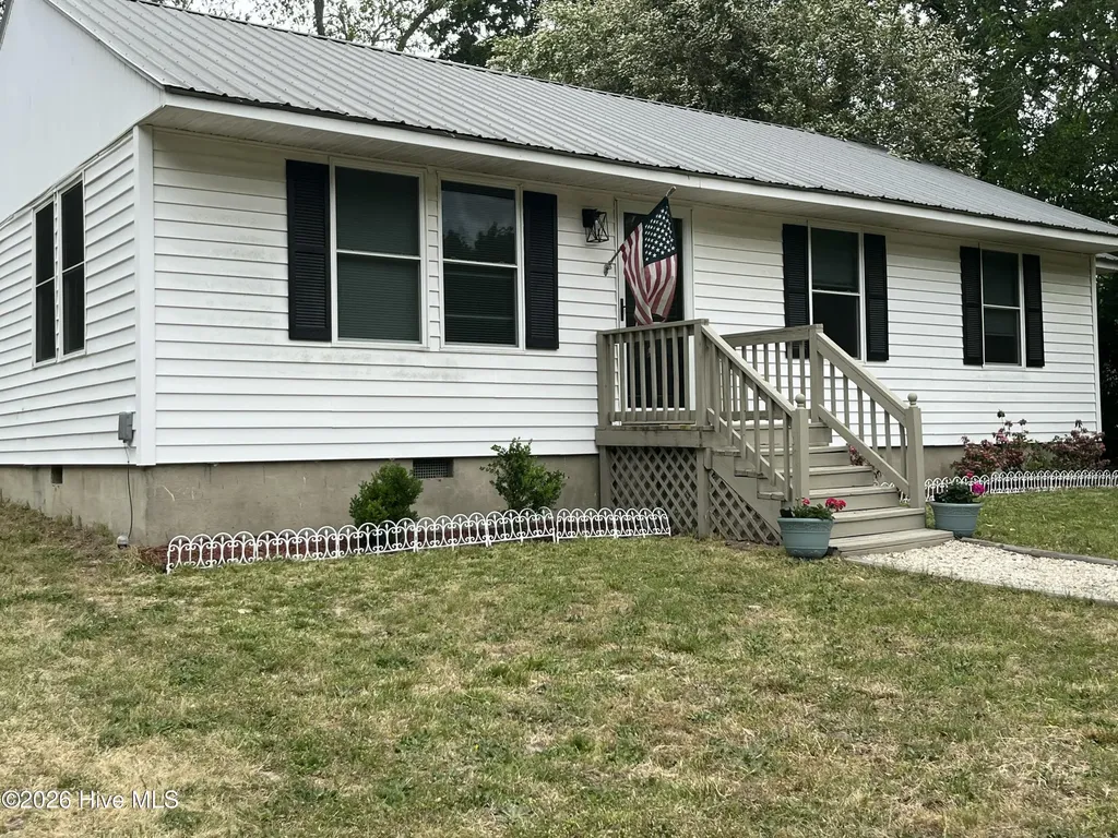 206 D Carlton Street Carthage NC 28327