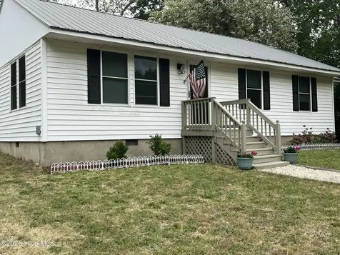 206 D Carlton Street Carthage NC 28327