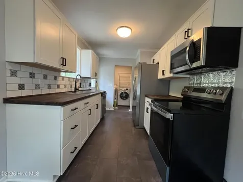 206 D Carlton Street Carthage NC 28327