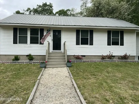 206 D Carlton Street Carthage NC 28327