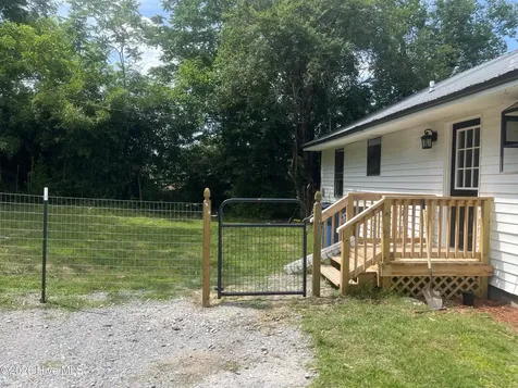 206 D Carlton Street Carthage NC 28327