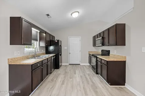322 Reid Court N Jacksonville NC 28540