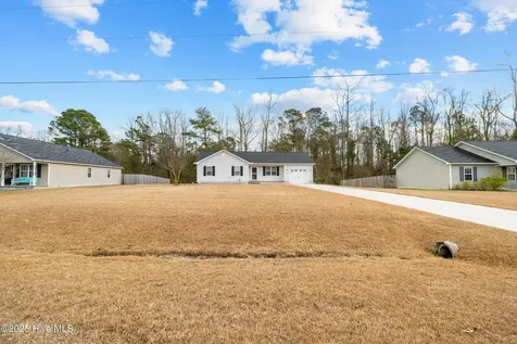 322 Reid Court N Jacksonville NC 28540