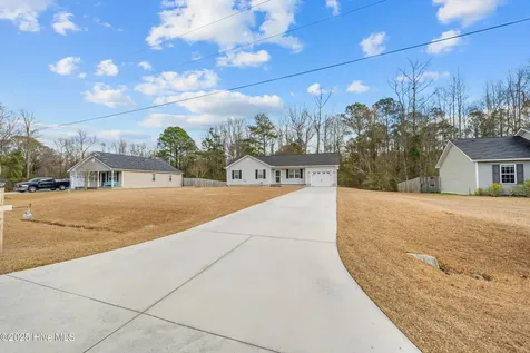322 Reid Court N Jacksonville NC 28540