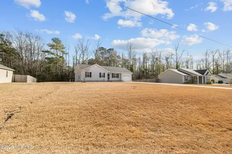 322 Reid Court N Jacksonville NC 28540