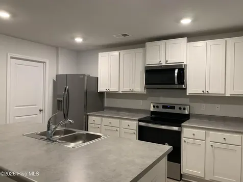 8352 E Highcroft Drive NE Leland NC 28451