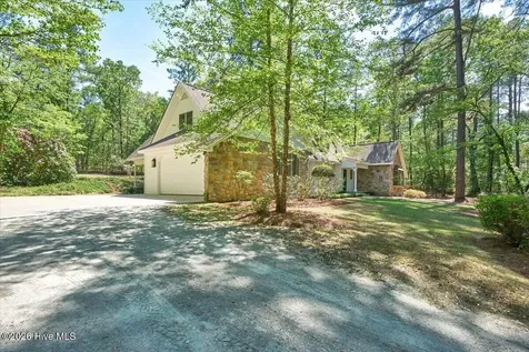 141 Bridgewater Drive Southern Pines NC 28387