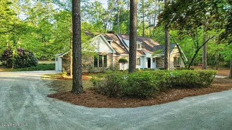 141 Bridgewater Drive Southern Pines NC 28387
