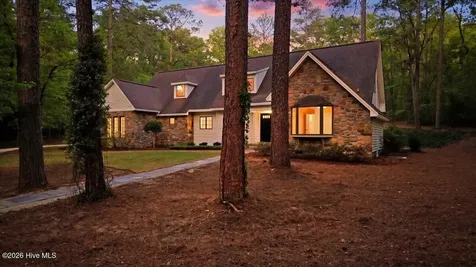 141 Bridgewater Drive Southern Pines NC 28387