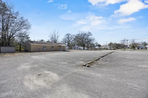 204 E Bayshore Boulevard Jacksonville NC 28540