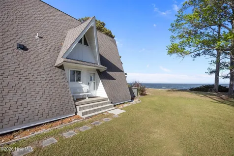 357 Wiggins Point Road Oriental NC 28571