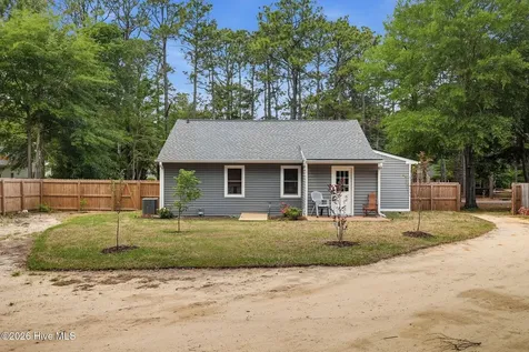 465 N Leak Street Southern Pines NC 28387