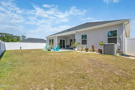 653 NW Blackthorne Circle NW Calabash NC 28467