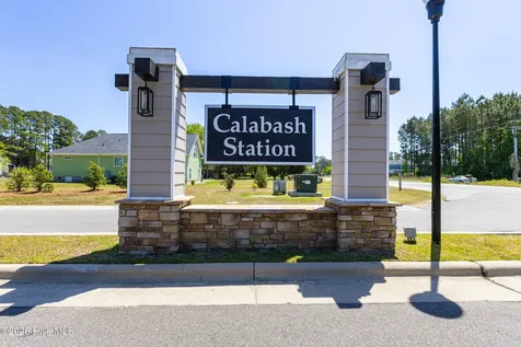 653 NW Blackthorne Circle NW Calabash NC 28467