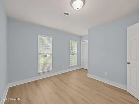 104 Lanell Court Hubert NC 28539