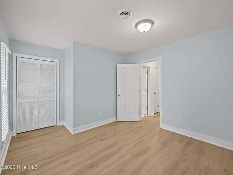104 Lanell Court Hubert NC 28539
