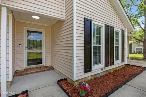 104 Lanell Court Hubert NC 28539