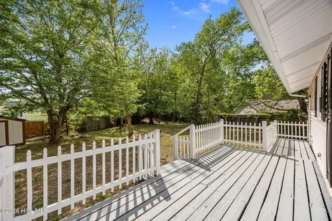 104 Lanell Court Hubert NC 28539