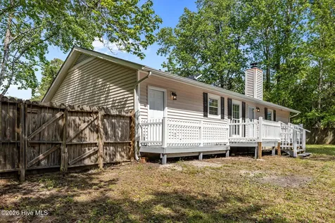 104 Lanell Court Hubert NC 28539