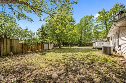 104 Lanell Court Hubert NC 28539