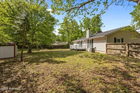 104 Lanell Court Hubert NC 28539