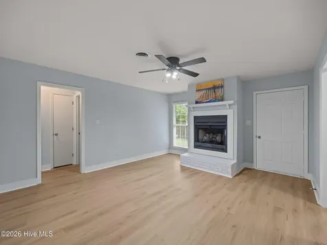 104 Lanell Court Hubert NC 28539
