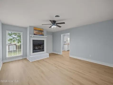 104 Lanell Court Hubert NC 28539