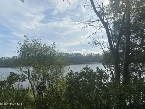 5316 Trade Winds Road New Bern NC 28560