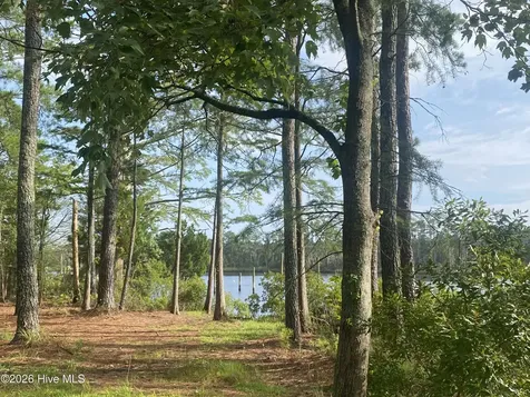 5316 Trade Winds Road New Bern NC 28560