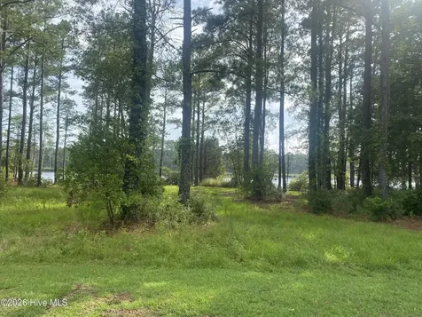 5316 Trade Winds Road New Bern NC 28560