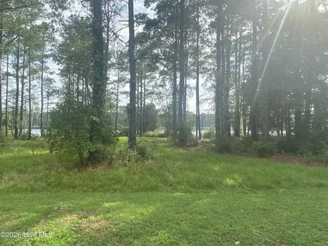 5316 Trade Winds Road New Bern NC 28560