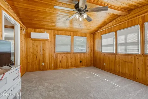 755 Crow Hill Road Beaufort NC 28516