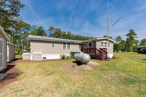 755 Crow Hill Road Beaufort NC 28516